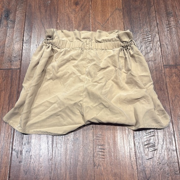 Size Small Express Shortie Women's Beige Comfy Shorts - Picture 7 of 8